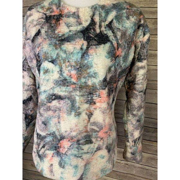 Esley Womens Small Sherpa Feel Top Watercolor - Picture 3 of 8